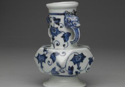 图片[2]-Faceted vase with morning glory decoration in underglaze blue, Ming dynasty, Xuande reign, 1426-1435-China Archive